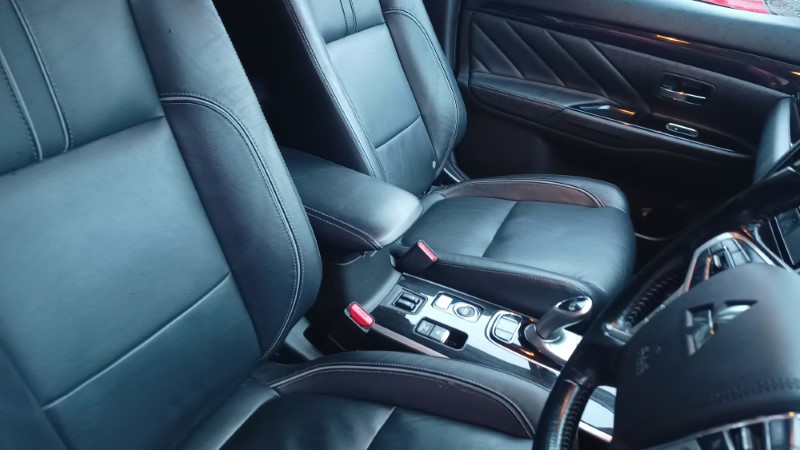 Outlander Phev Stockport Car Sales (29)